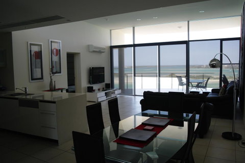 Monaco Caloundra - Accommodation Gladstone 43