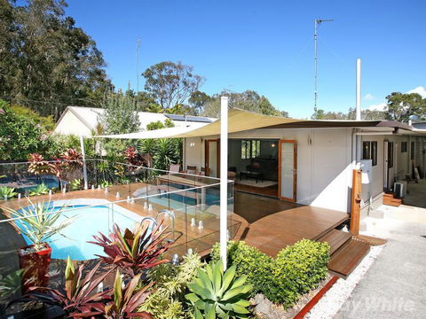 Beach House On Jones Parade, Central Coolum Beach - Accommodation Gladstone 2