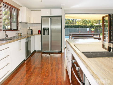 Beach House On Jones Parade, Central Coolum Beach - Accommodation Gladstone 5