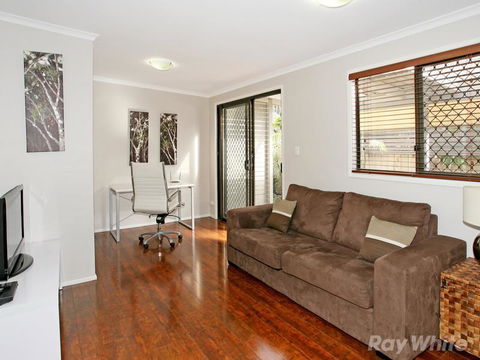 Beach House On Jones Parade, Central Coolum Beach - Accommodation Gladstone 8