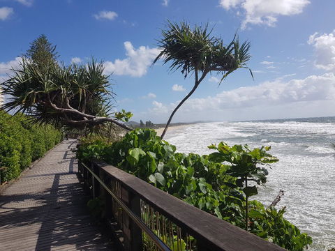Beach House On Jones Parade, Central Coolum Beach - Accommodation Gladstone 12