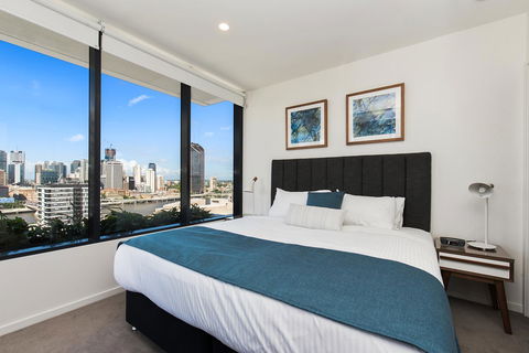 Ivy And Eve Apartments By CLLIX - Accommodation Gladstone 24