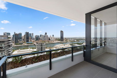 Ivy And Eve Apartments By CLLIX - Accommodation Gladstone 41