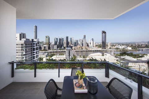 Ivy And Eve Apartments By CLLIX - Accommodation Gladstone 0