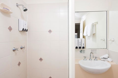 Park Regis Anchorage - Accommodation Gladstone 9