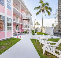 The Pink Hotel Coolangatta - Accommodation Gladstone