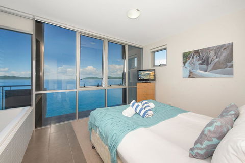 1 Bright Point Apartment 4501 - Accommodation Gladstone 3