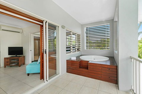 Mantra Aqueous On Port - Accommodation Gladstone 17