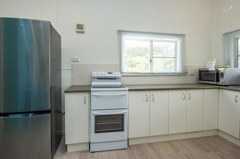 Kooyong Apartment 8 - Accommodation Gladstone 7