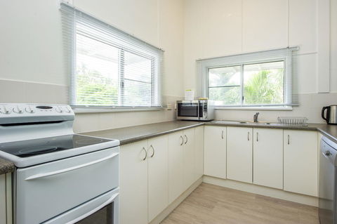 Kooyong Apartment 8 - Accommodation Gladstone 6