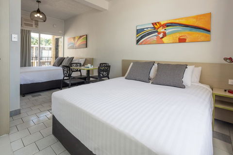 Nightcap At Emerald Star Hotel - Accommodation Gladstone 16