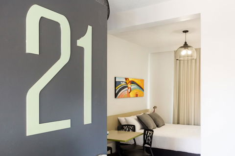 Nightcap At Emerald Star Hotel - Accommodation Gladstone 11