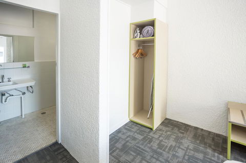 Nightcap At Emerald Star Hotel - Accommodation Gladstone 9