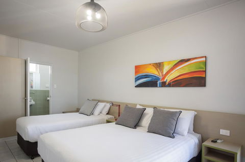 Nightcap At Emerald Star Hotel - Accommodation Gladstone 43