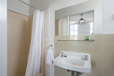 Nightcap At Emerald Star Hotel - Accommodation Gladstone 20