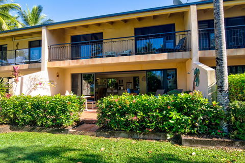 Number 2 On The Beach | Beautiful Beachfront Villa - Accommodation Gladstone 21
