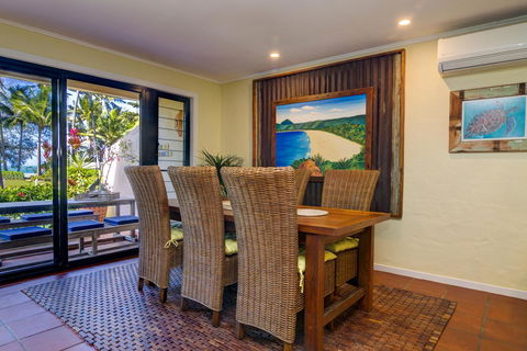 Number 2 On The Beach | Beautiful Beachfront Villa - Accommodation Gladstone 7