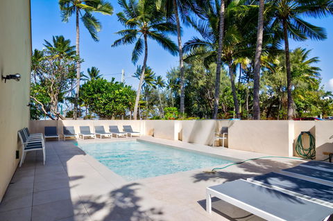 Number 2 On The Beach | Beautiful Beachfront Villa - Accommodation Gladstone 12