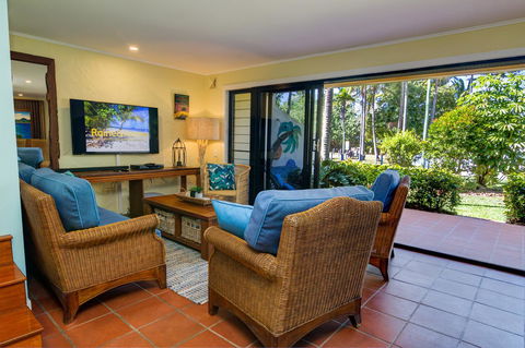 Number 2 On The Beach | Beautiful Beachfront Villa - Accommodation Gladstone 3