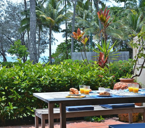 Number 2 On The Beach | Beautiful Beachfront Villa - Accommodation Gladstone 0