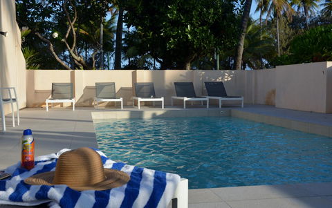 Number 2 On The Beach | Beautiful Beachfront Villa - Accommodation Gladstone 2