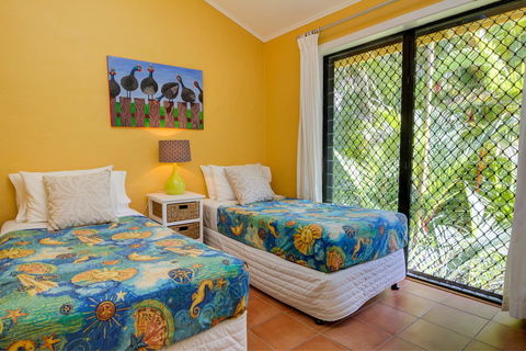 Number 2 On The Beach | Beautiful Beachfront Villa - Accommodation Gladstone 16