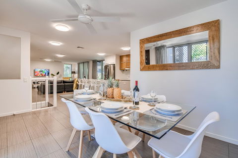 Coolum At The Beach - Accommodation Gladstone 27