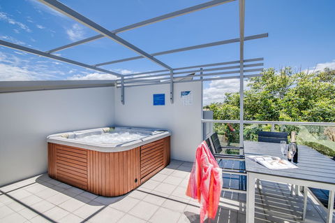Coolum At The Beach - Accommodation Gladstone 38