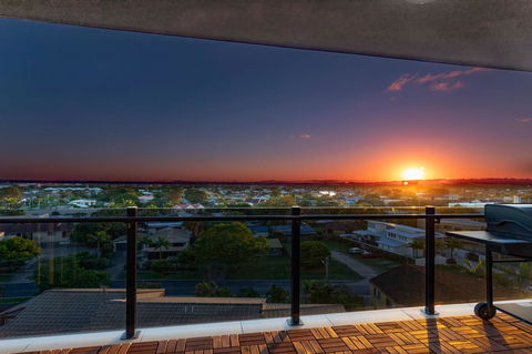 Sunset Retreat Mooloolaba - Accommodation Gladstone 17