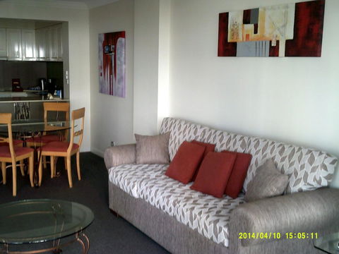 The Phoenician Resort - Accommodation Gladstone 26