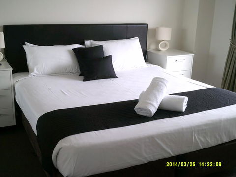 The Phoenician Resort - Accommodation Gladstone 27