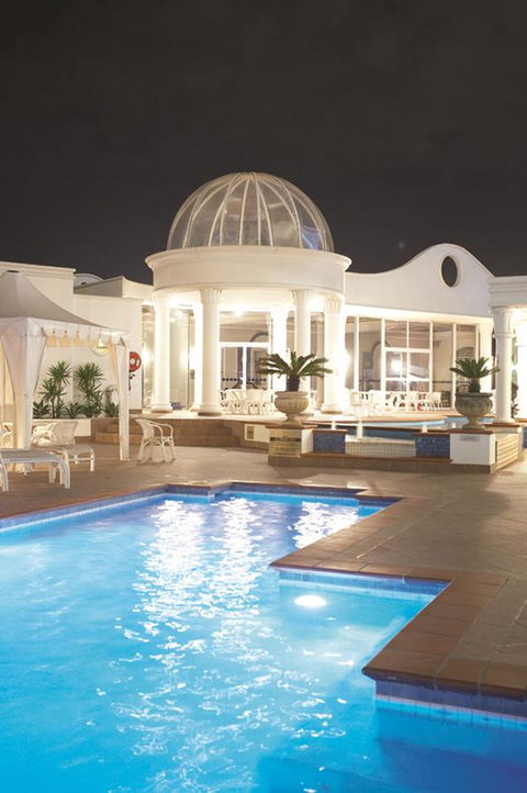 The Phoenician Resort - Accommodation Gladstone 12