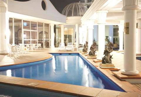 The Phoenician Resort - Accommodation Gladstone 1