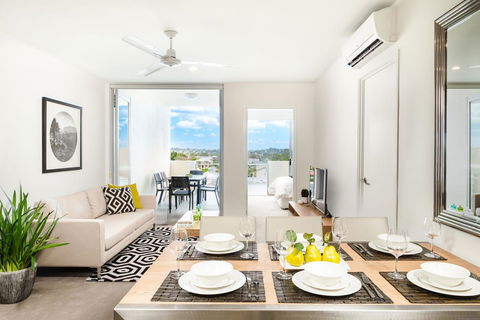 Mowbray East Apartments - Accommodation Gladstone 0