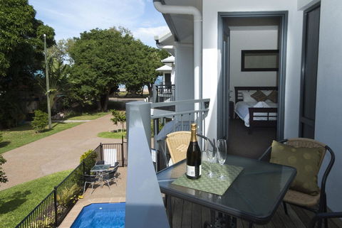 Woodville Beach Townhouse 5 - Accommodation Gladstone 4