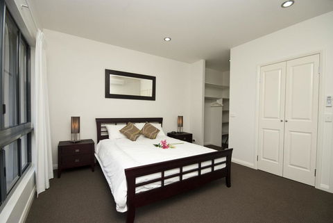 Woodville Beach Townhouse 5 - Accommodation Gladstone 2