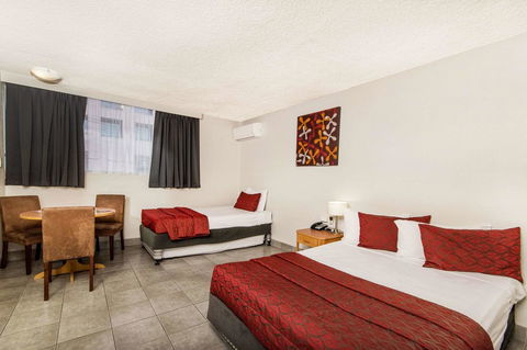 The Robert Towns - Accommodation Gladstone 21