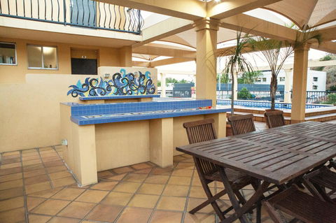 The Robert Towns - Accommodation Gladstone 7