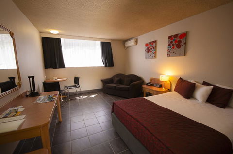 The Robert Towns - Accommodation Gladstone 22