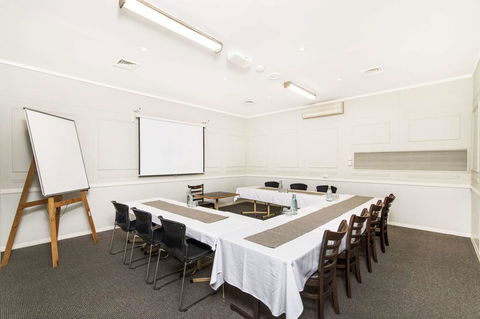 The Robert Towns - Accommodation Gladstone 19