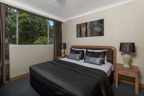 The Robert Towns - Accommodation Gladstone 3