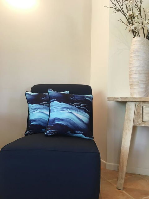 Cayman Villas Port Douglas - Accommodation Gladstone 22
