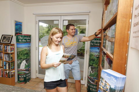 Cayman Villas Port Douglas - Accommodation Gladstone 7