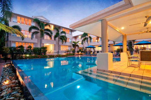 Cayman Villas Port Douglas - Accommodation Gladstone 1