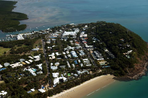 Cayman Villas Port Douglas - Accommodation Gladstone 4