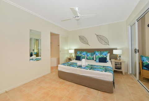 Cayman Villas Port Douglas - Accommodation Gladstone 26