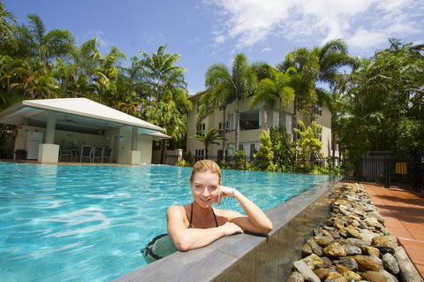 Cayman Villas Port Douglas - Accommodation Gladstone 14