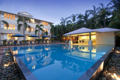 Cayman Villas Port Douglas - Accommodation Gladstone 8