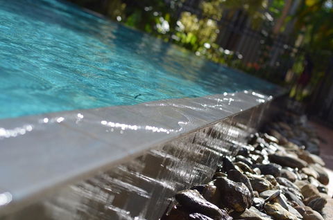 Cayman Villas Port Douglas - Accommodation Gladstone 10