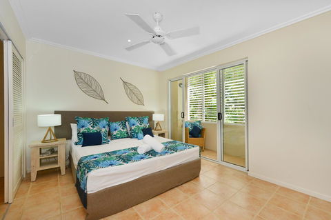 Cayman Villas Port Douglas - Accommodation Gladstone 28